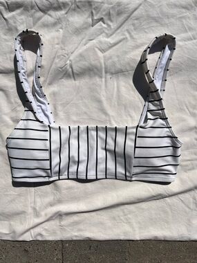 Forever 21 White and Black Striped Bikini Top